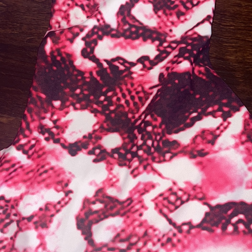 NWOT Sexy Hot Pink Snakeskin One Piece - Picture 4 of 5